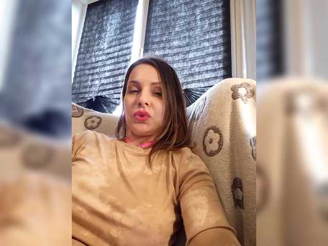 Klybnichca's BongaCams show and profile