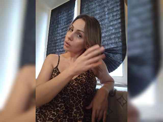 Klybnichca Live Webcam on BongaCams