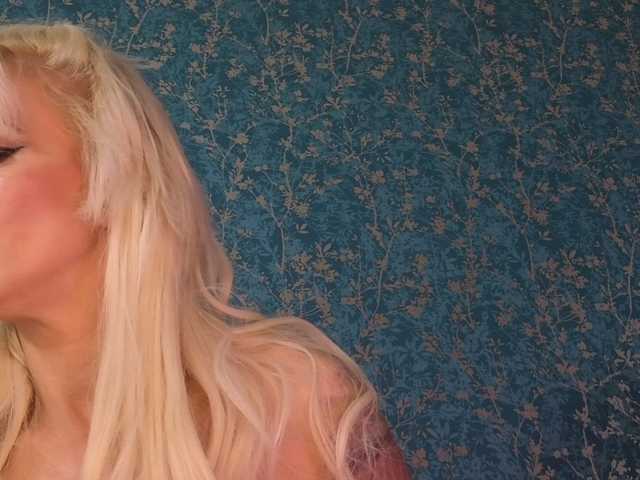 Serenexx's BongaCams show and profile