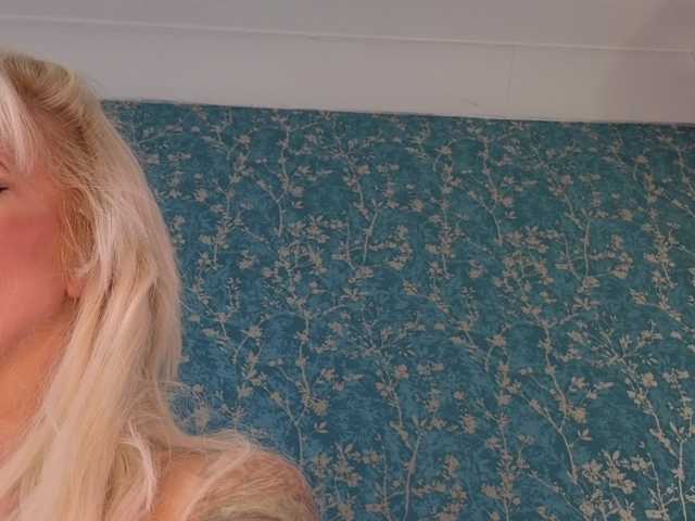 Serenexx's BongaCams show and profile