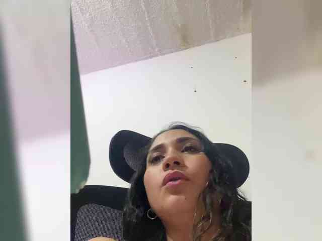 britt-grey webcam