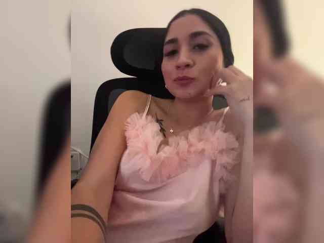 britt-grey webcam