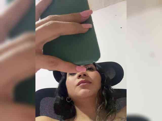 britt-grey webcam