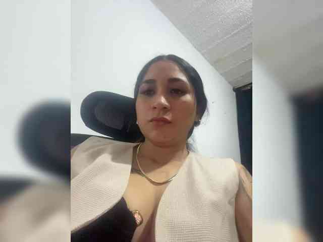 britt-grey webcam