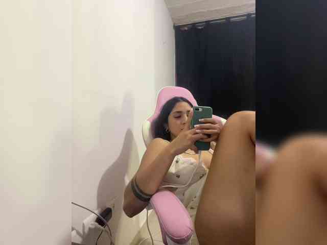 britt-grey webcam