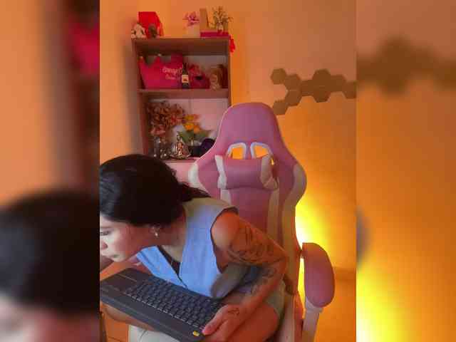 britt-grey webcam