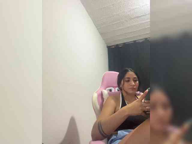britt-grey webcam