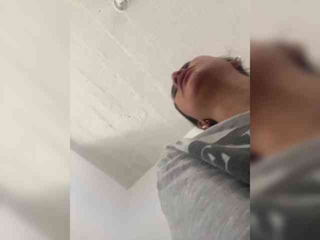 britt-grey webcam