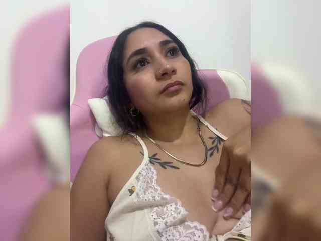 britt-grey webcam