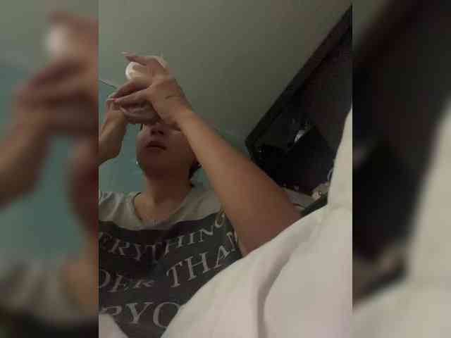 britt-grey webcam