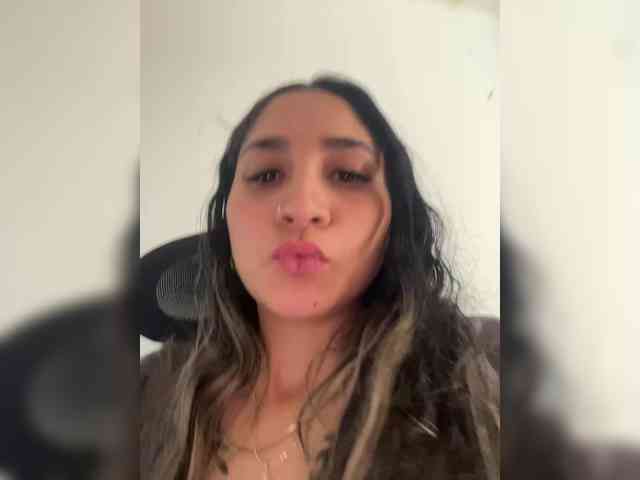 britt-grey webcam