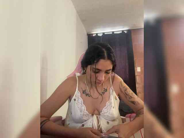 britt-grey webcam