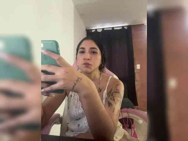 britt-grey webcam