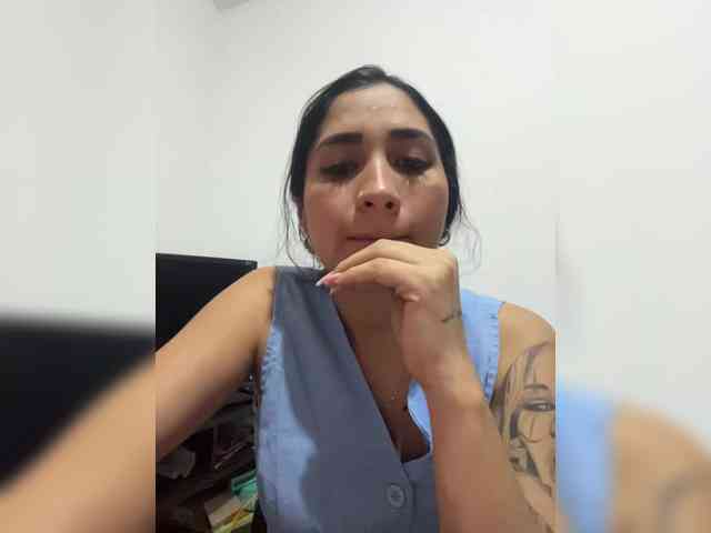 britt-grey webcam