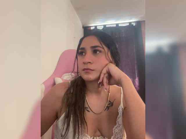 britt-grey webcam