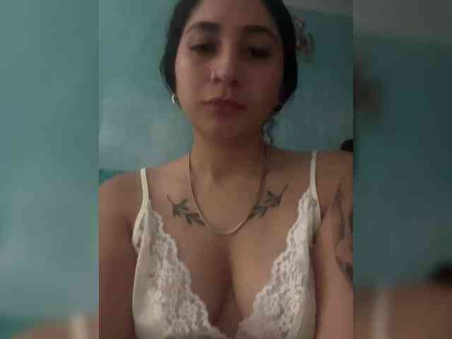 britt-grey webcam