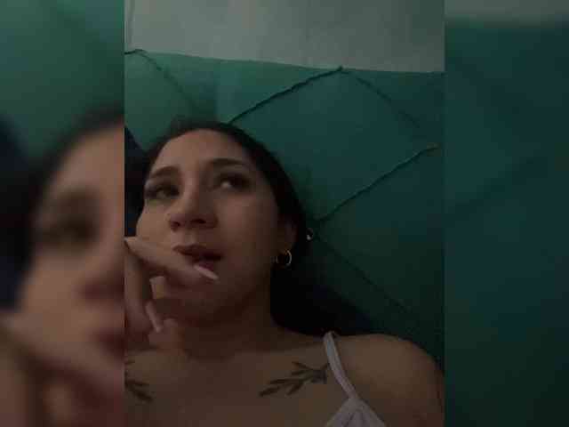 britt-grey webcam
