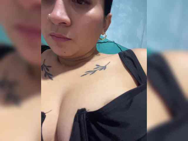 britt-grey webcam