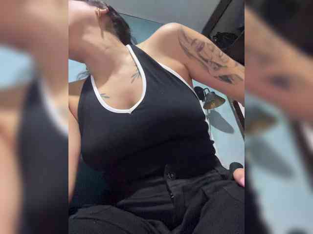 britt-grey webcam