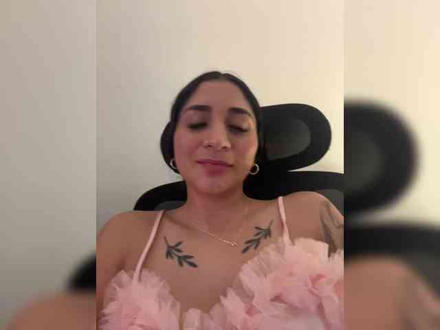 britt-grey webcam