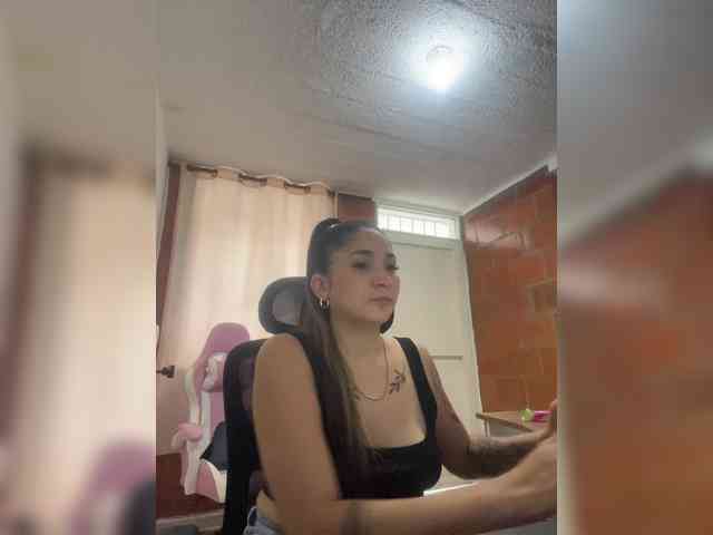 britt-grey webcam