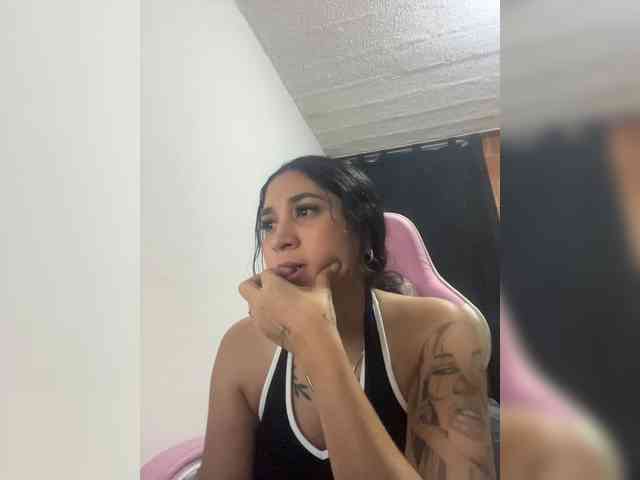 britt-grey webcam