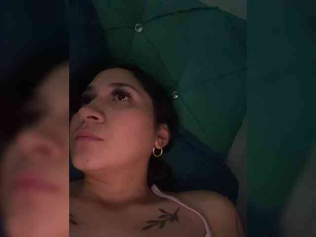 britt-grey webcam