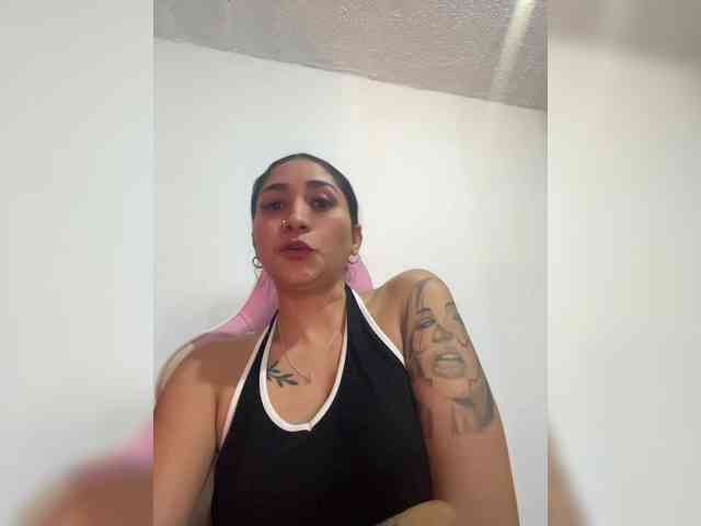 britt-grey webcam