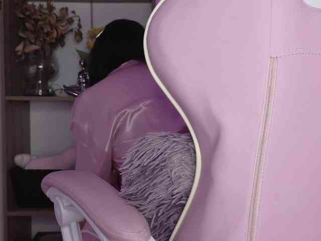 britt-grey webcam