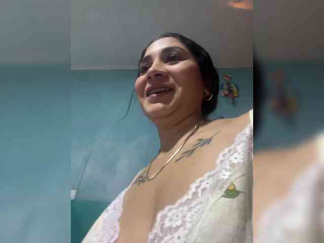 britt-grey webcam