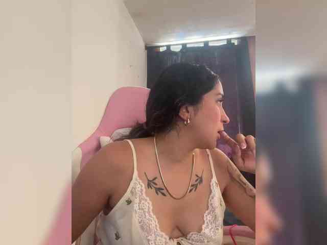 britt-grey webcam