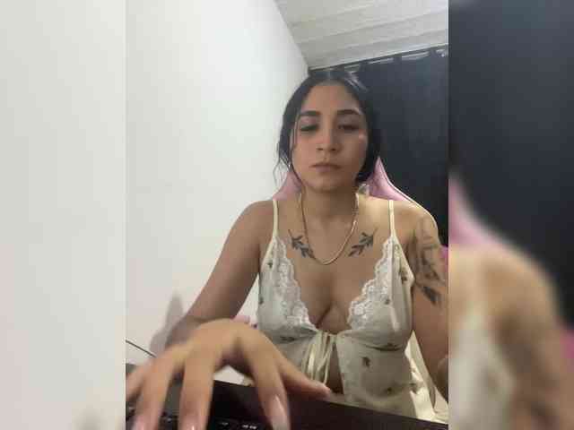 britt-grey webcam