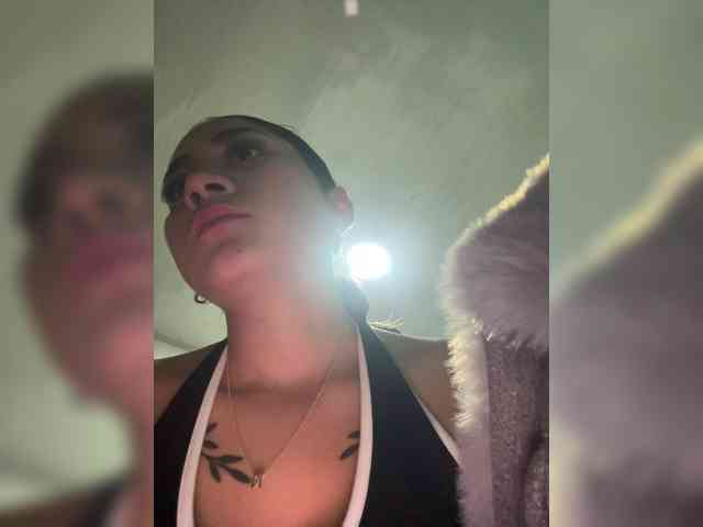 britt-grey webcam