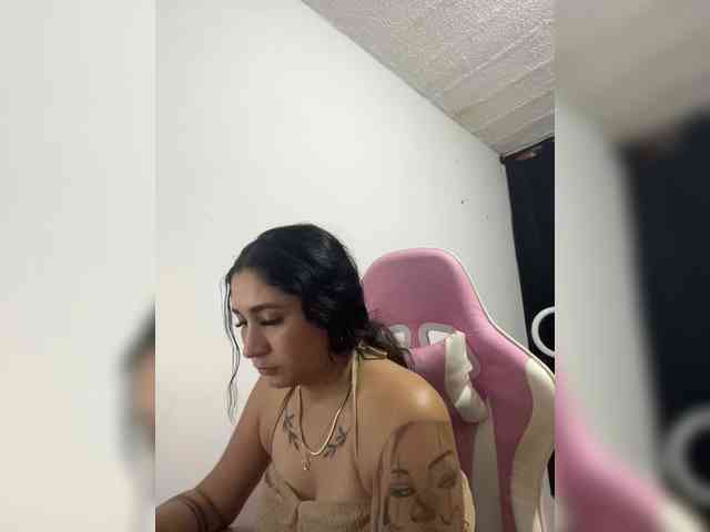britt-grey webcam