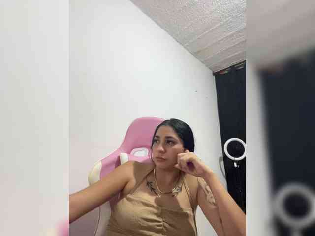 britt-grey webcam