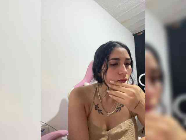 britt-grey webcam