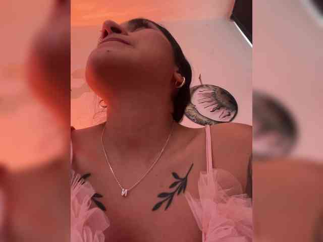 britt-grey webcam