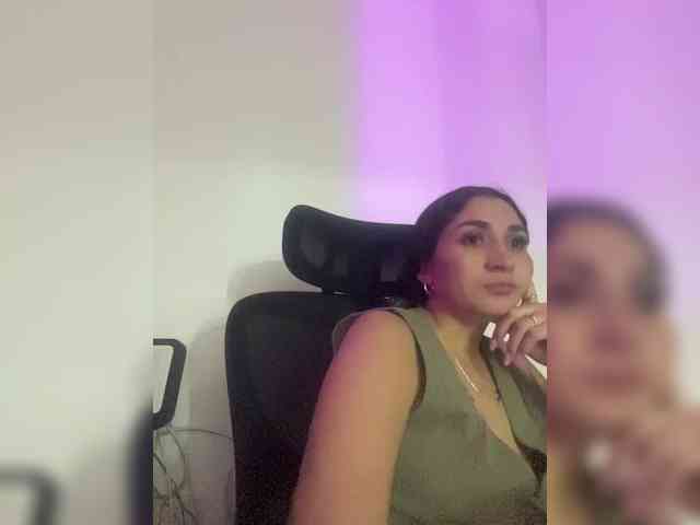 britt-grey webcam
