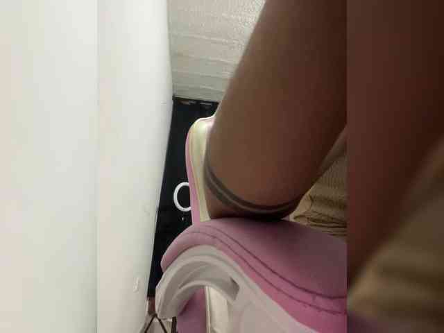 britt-grey webcam