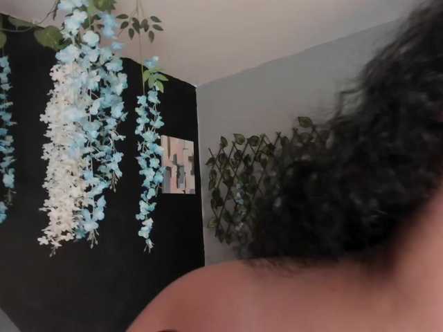 alixonfiore5's BongaCams show and profile