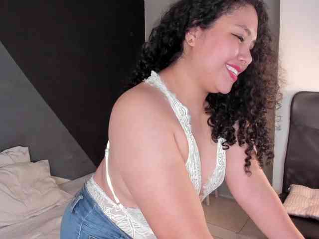 alixonfiore5 Live Webcam on BongaCams