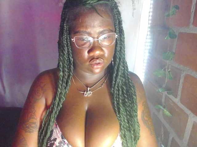 ROOSGONZALEX's BongaCams show and profile