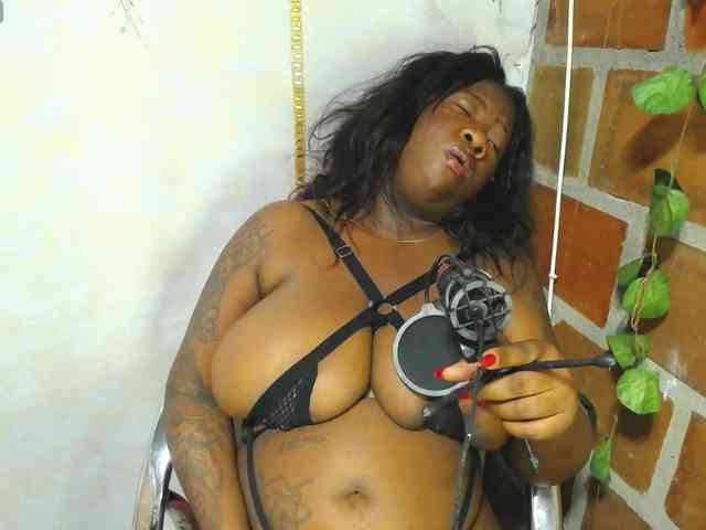 ROOSGONZALEX ROOSGONZALEX