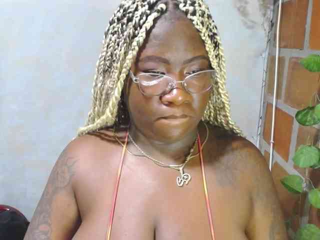 ROOSGONZALEX Live Webcam on BongaCams