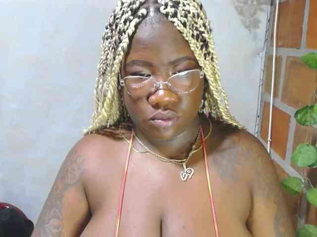 ROOSGONZALEX Live Webcam on BongaCams