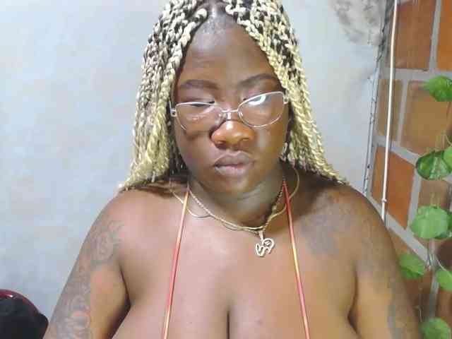 ROOSGONZALEX Live Webcam on BongaCams