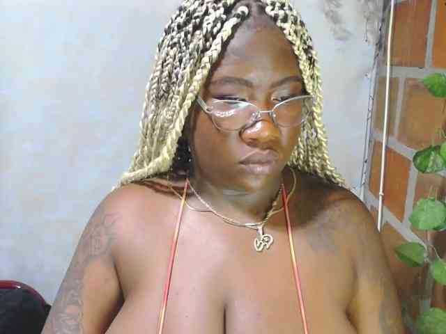 ROOSGONZALEX Live Webcam on BongaCams