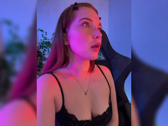 mispopi's BongaCams show and profile