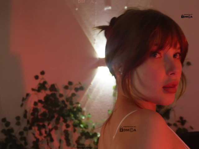 mispopi's BongaCams show and profile