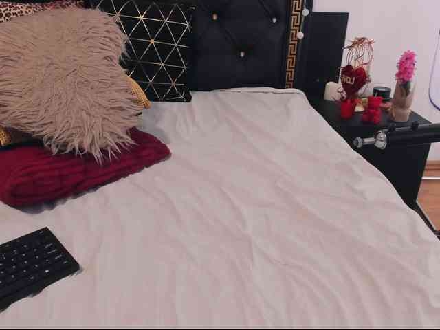 PreciousAilly webcam